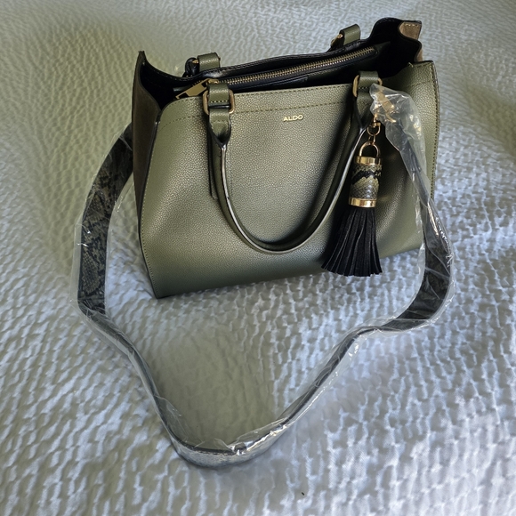 NWT Aldo Zenawien Women's Dark Green Tote Bag - Picture 1 of 14